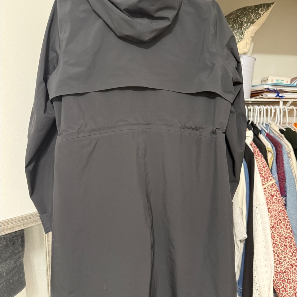 lululemon rain jacket - Picture 2 of 5